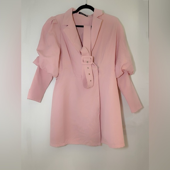 BOOHOO BELT DETAIL WRAP FRONT BLAZER DRESS PINK - Picture 2 of 3